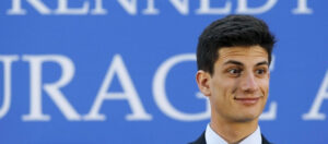 découvrez l'histoire inspirante du petit-fils de kennedy qui se présente au congrès, portant l'héritage d'une famille légendaire vers un avenir politique prometteur.