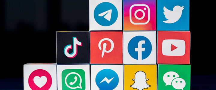 découvrez les enjeux actuels des réseaux sociaux : s'agit-il d'un déclin annoncé ou d'un outil incontournable pour communiquer et se connecter ?