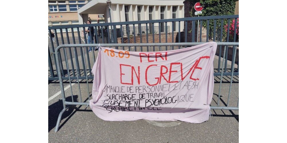 découvrez les règles et restrictions concernant l'accès aux réseaux sociaux pour les moins de 15 ans en france, afin de protéger les jeunes utilisateurs.